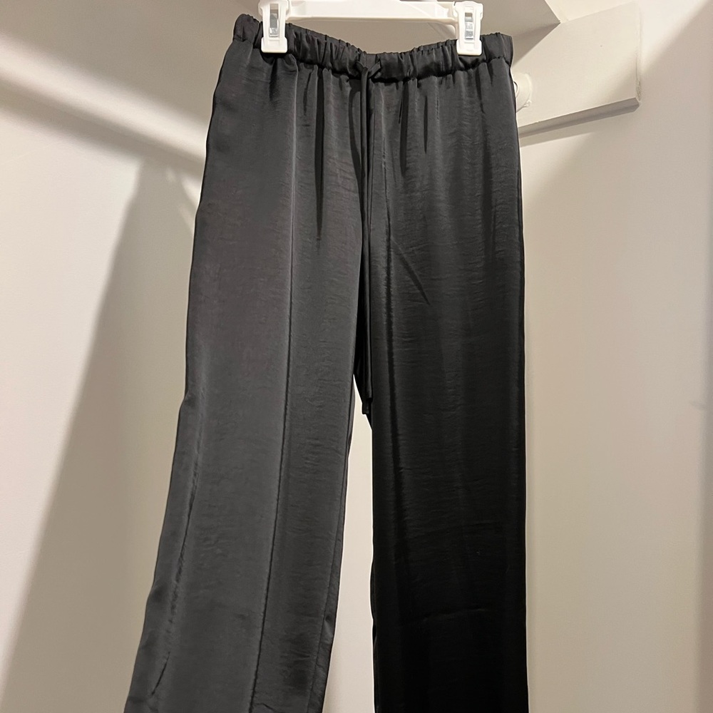 Banana Republic black silk like wide leg pants with drawstring